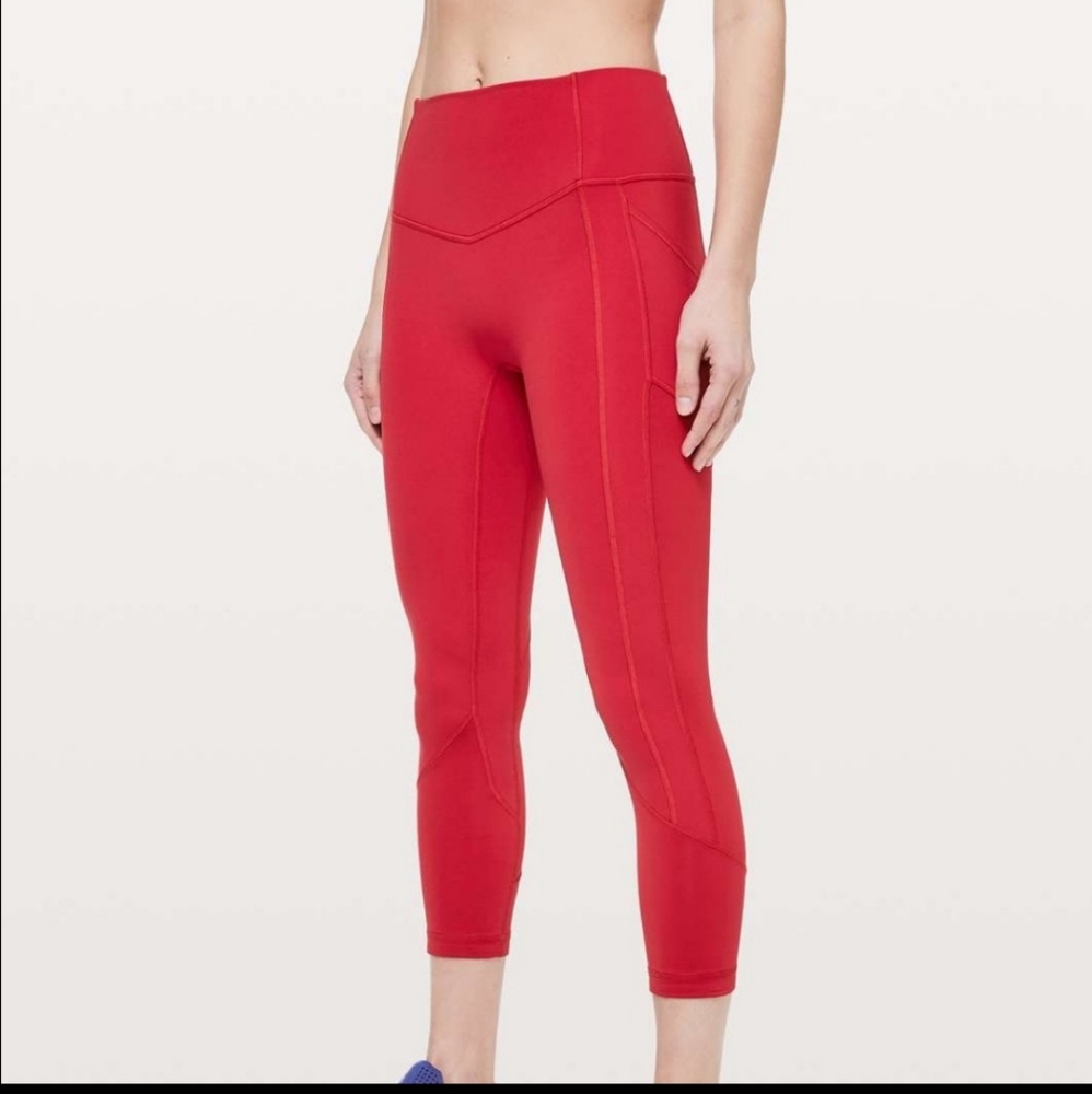 lululemon Sz 2 "All the Right Places" 23" crops in Red